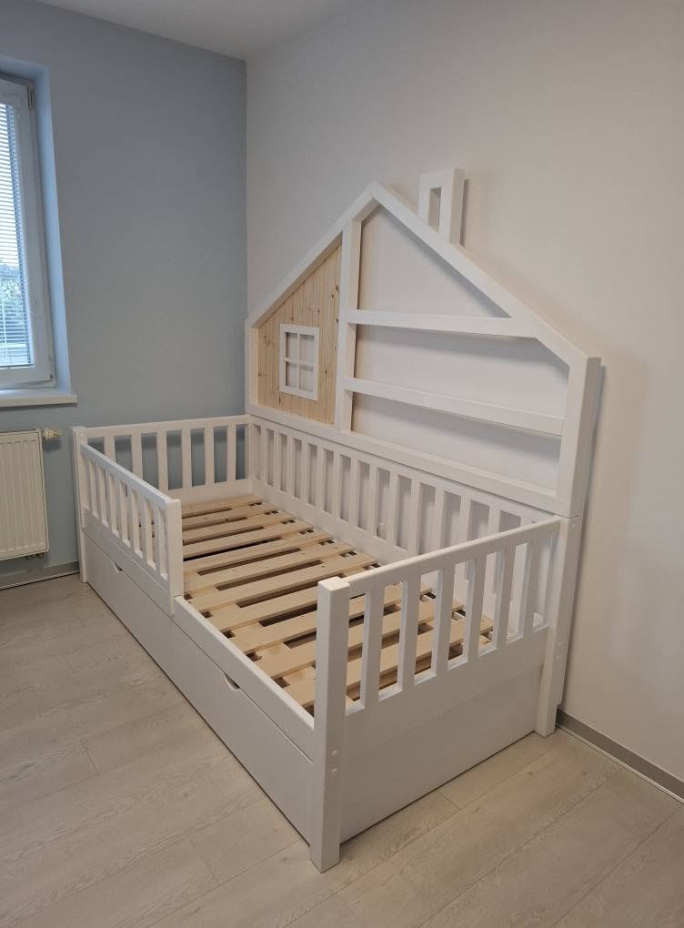Detská posteľ EMMA – domčeková posteľ z masívneho dreva