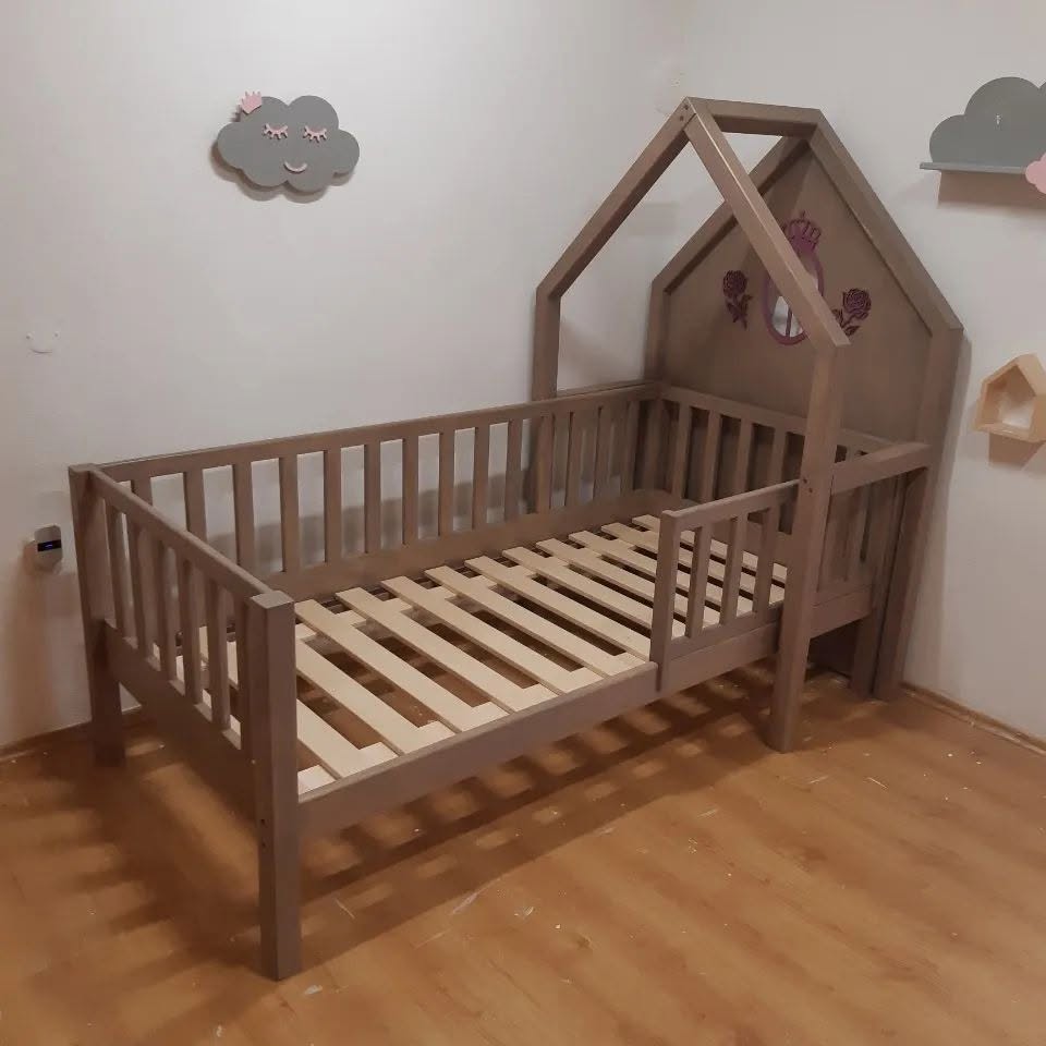 Posteľ podľa návrhu zákazníka