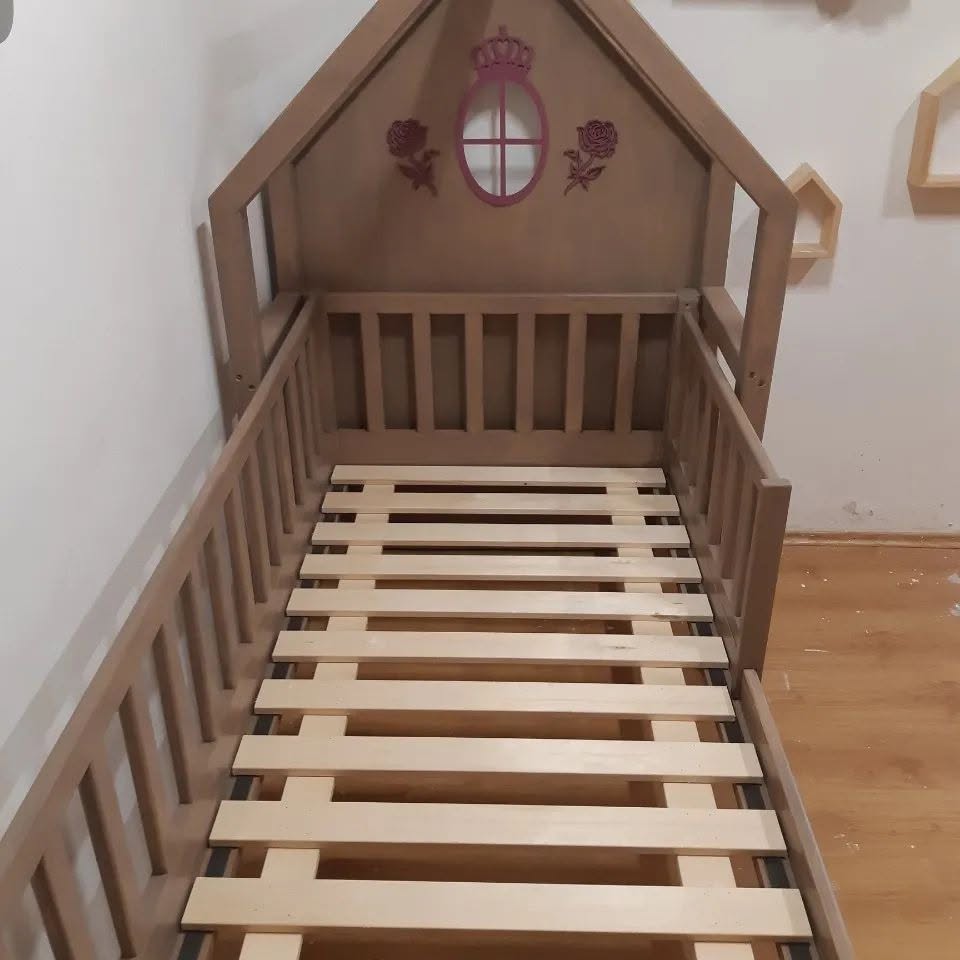 Posteľ podľa návrhu zákazníka